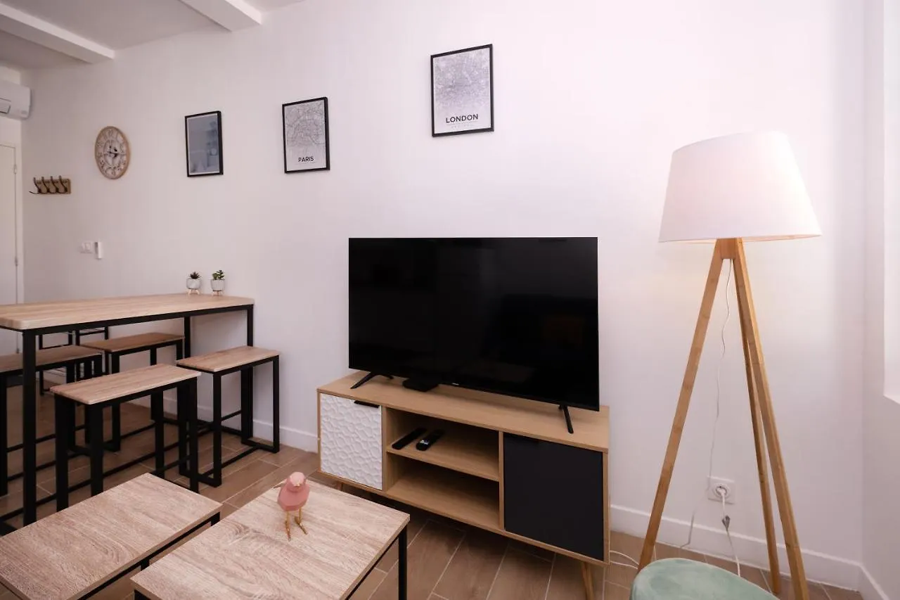 Apartment Le Nostradamus - Magnifique Appartement Cours Principal Plein Centre Avec Parking Salon-de-Provence