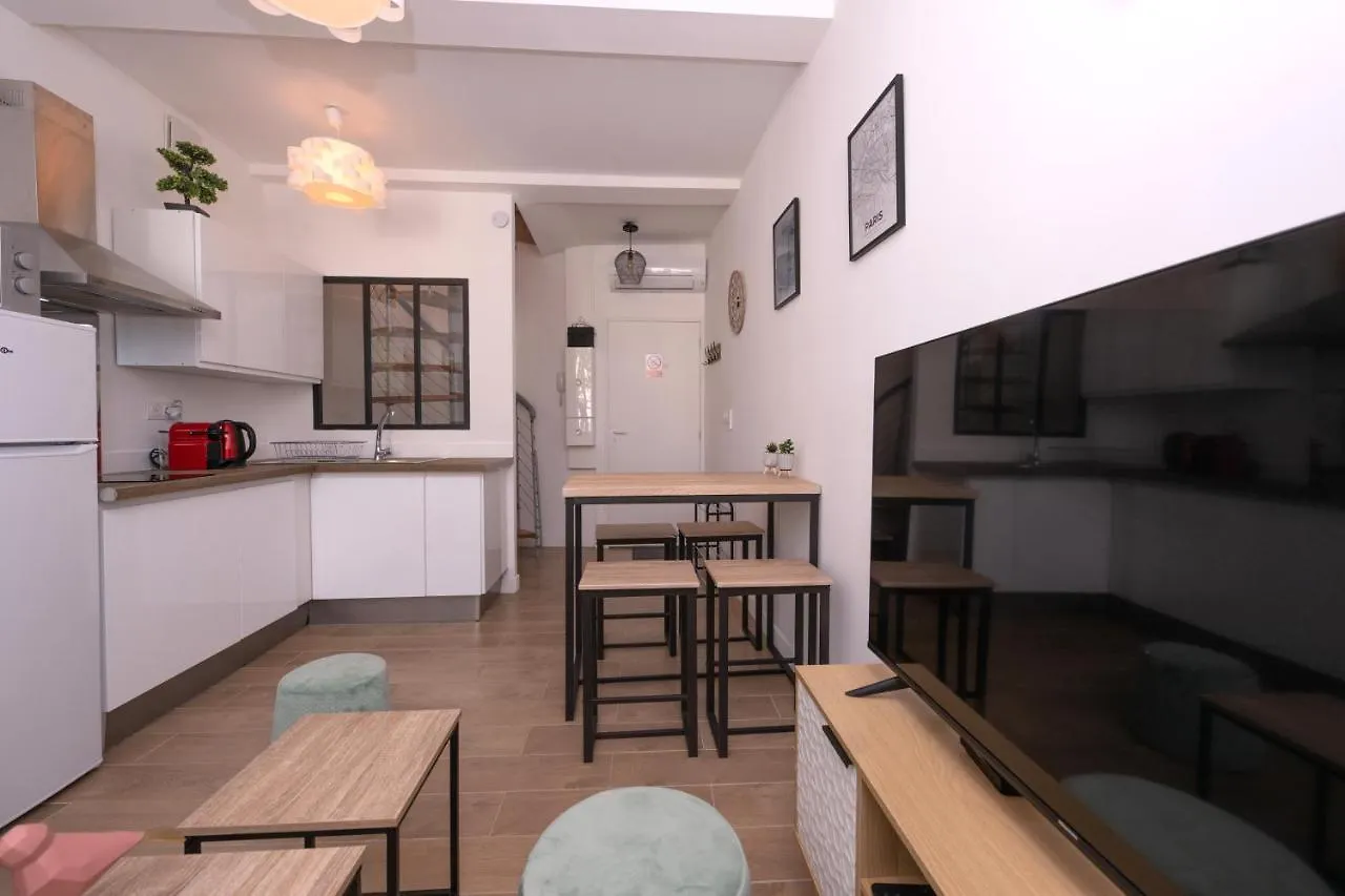 Le Nostradamus - Magnifique Appartement Cours Principal Plein Centre Avec Parking location