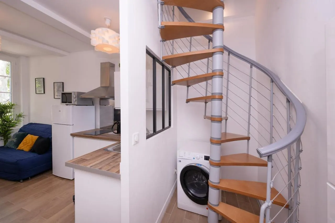 Le Nostradamus - Magnifique Appartement Cours Principal Plein Centre Avec Parking Salon-de-Provence 0*,  France