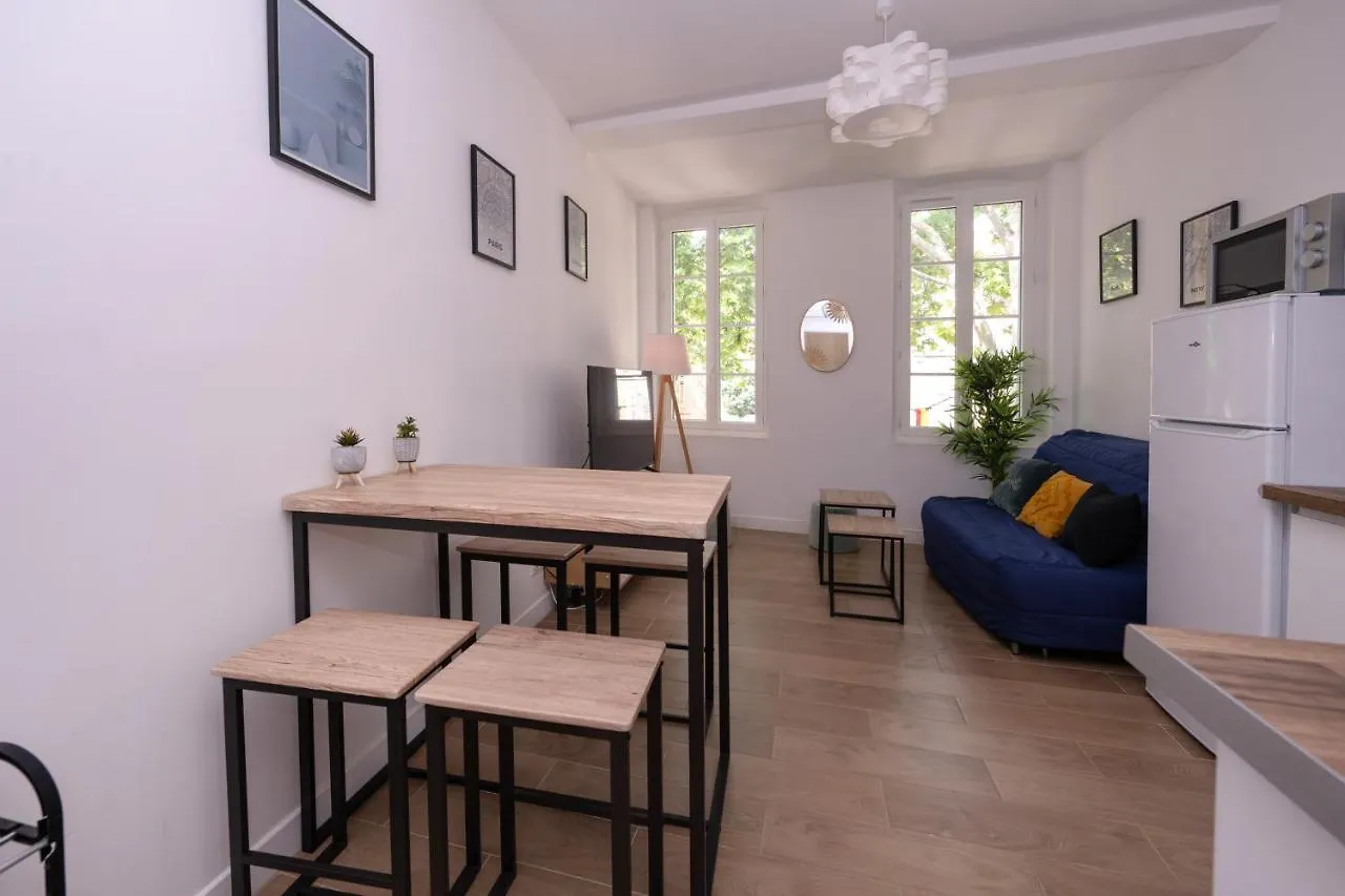 Apartment Le Nostradamus - Magnifique Appartement Cours Principal Plein Centre Avec Parking Salon-de-Provence