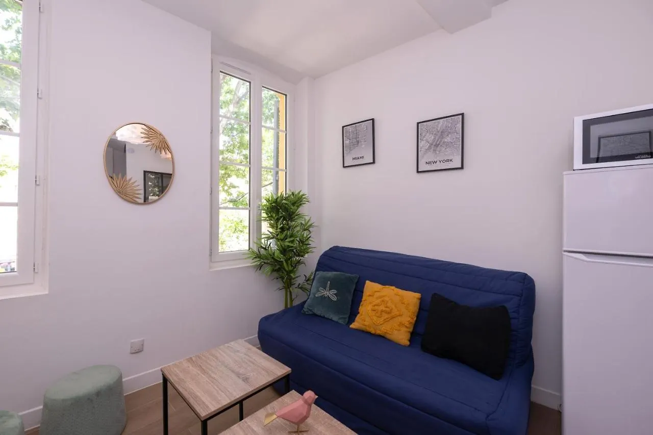 Le Nostradamus - Magnifique Appartement Cours Principal Plein Centre Avec Parking Salon-de-Provence